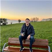 Profesor titulado en educación, con maestría en psicología educativa y actualmente terminando un máster en psicodidáctica.